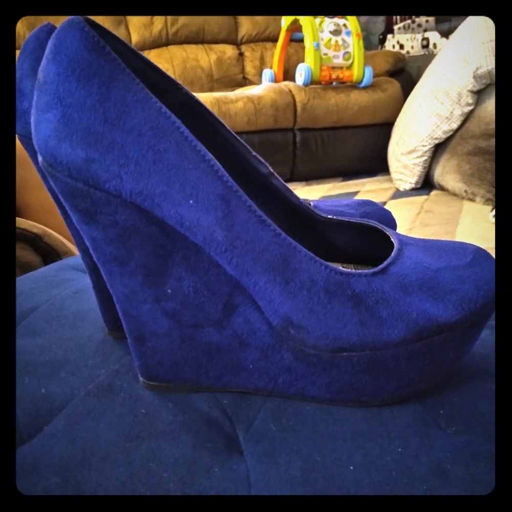 Women's dark blue faux suede platform wedges